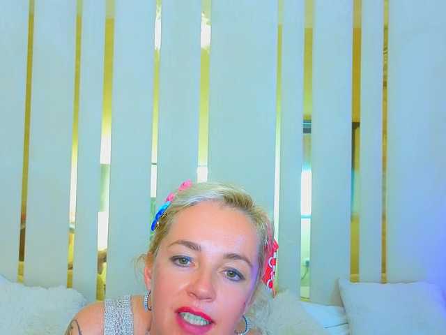 AlaskaSia live cam on BongaCams
