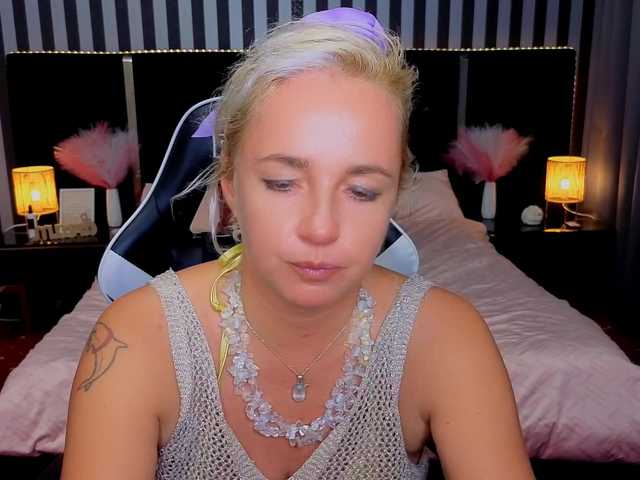 AlaskaSia live cam on BongaCams