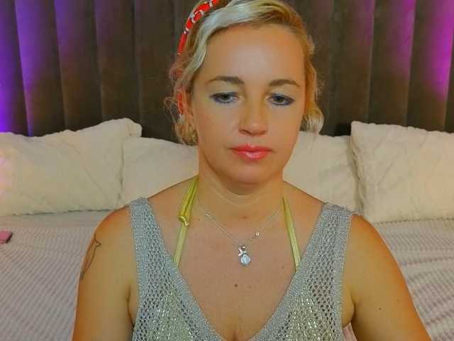 AlaskaSia live cam on BongaCams