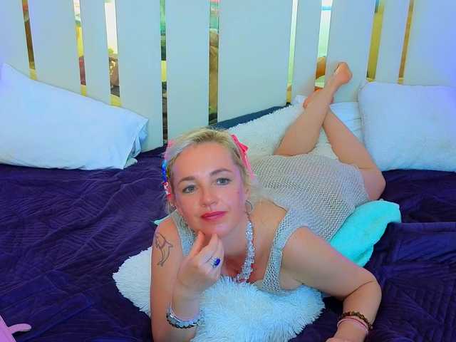 AlaskaSia live cam on BongaCams