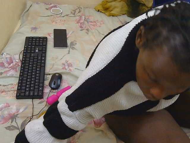 Sexymaurine live cam on BongaCams