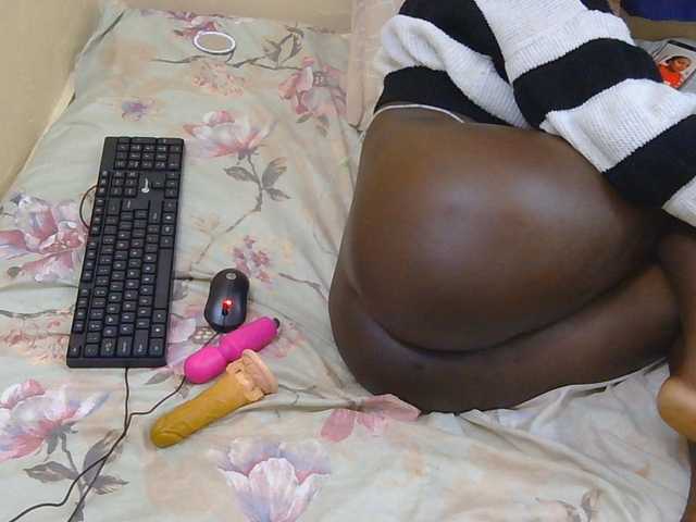 Sexymaurine live cam on BongaCams