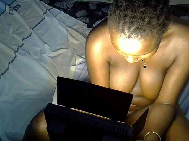 Sexymaurine webcam