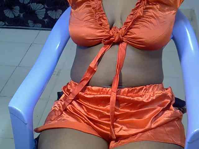 Sexymaurine webcam