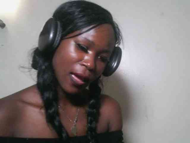 Nastynadia's cam show statistics and live stream