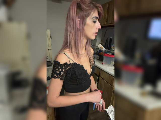 Prettykittee101 live cam on BongaCams