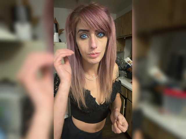 Prettykittee101 live cam on BongaCams