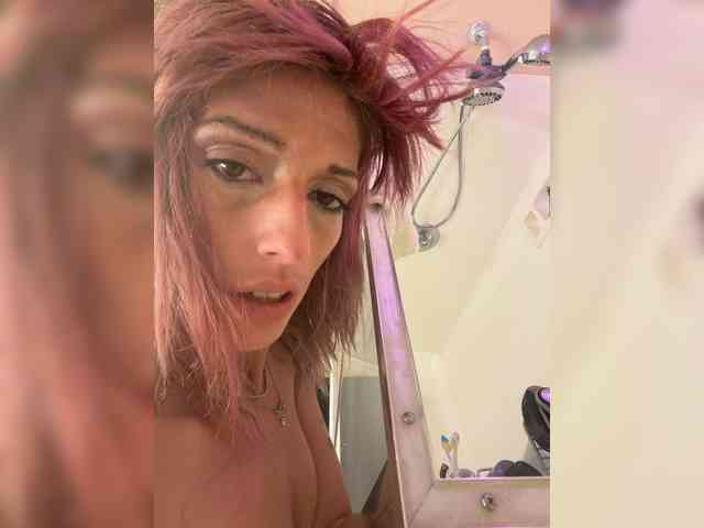 Prettykittee101 webcam