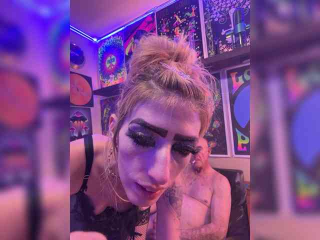 Prettykittee101 webcam
