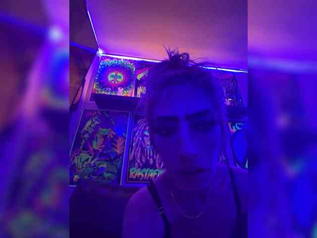 Prettykittee101 webcam