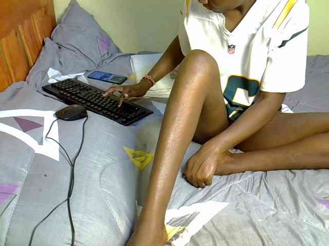 SexyEbony12 webcam