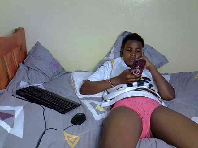 SexyEbony12 webcam
