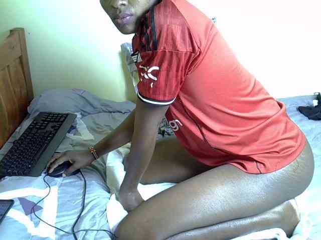 SexyEbony12 webcam