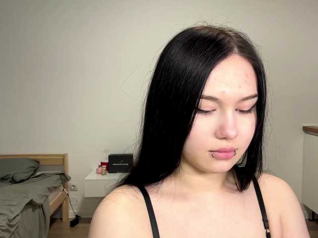 DiaphanousDream live cam
