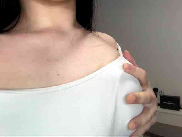 DiaphanousDream webcam