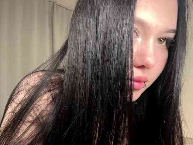 DiaphanousDream webcam