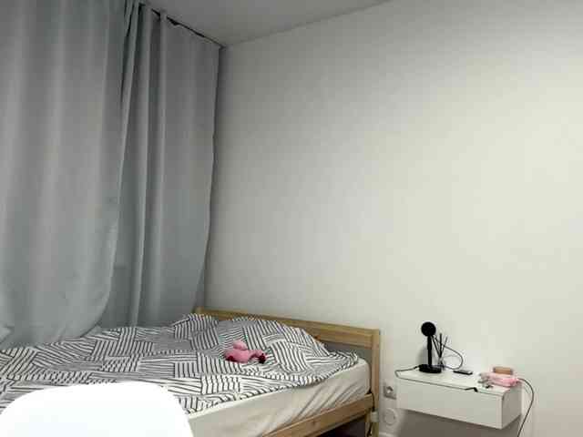DiaphanousDream webcam