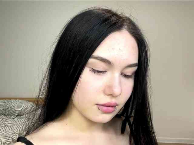 DiaphanousDream webcam