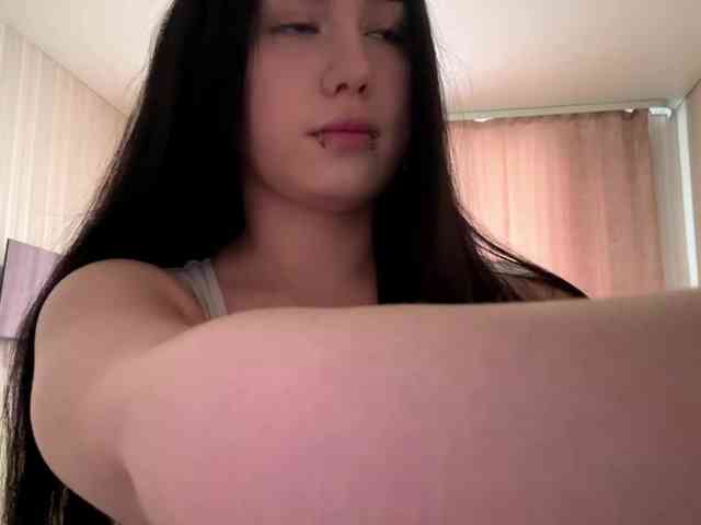 DiaphanousDream webcam