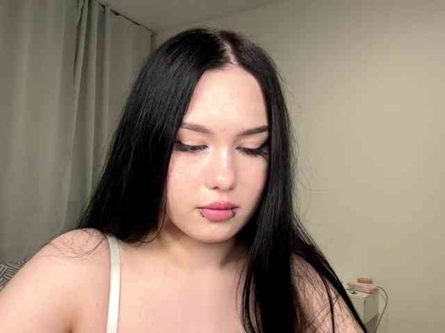 DiaphanousDream webcam