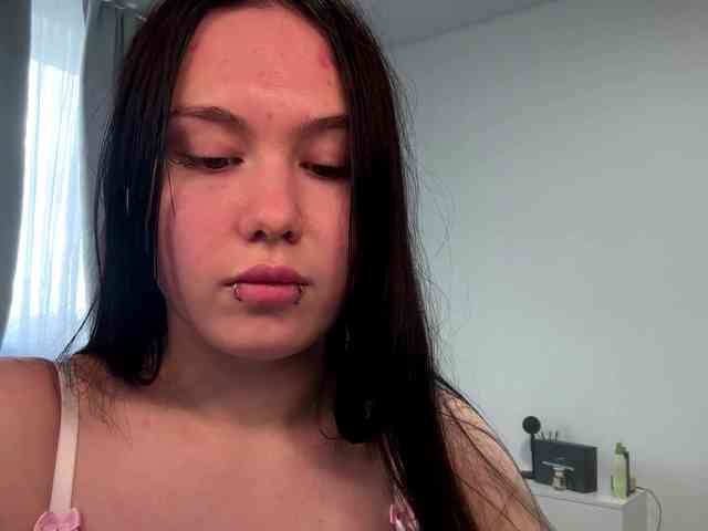 DiaphanousDream webcam