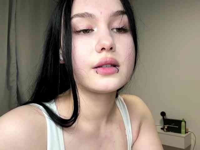 DiaphanousDream webcam