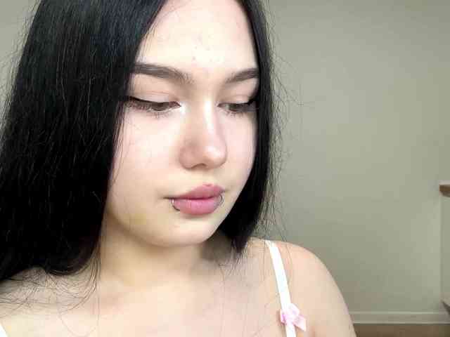 DiaphanousDream webcam