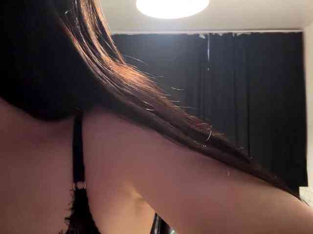 DiaphanousDream webcam