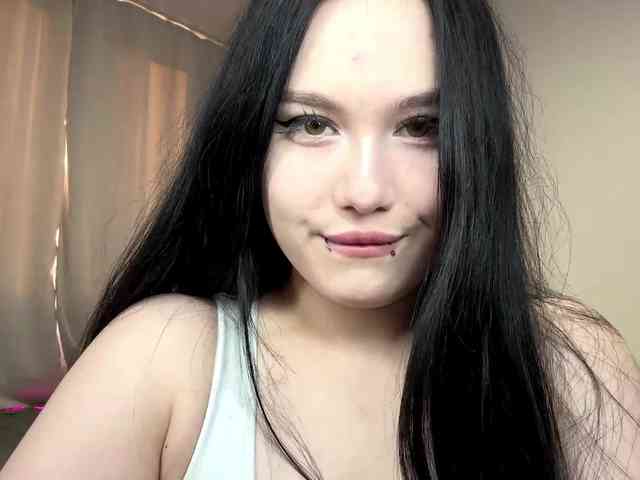 DiaphanousDream webcam