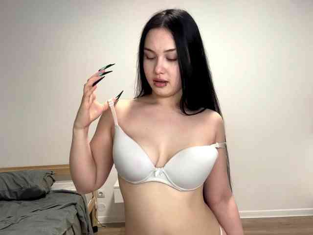 DiaphanousDream webcam