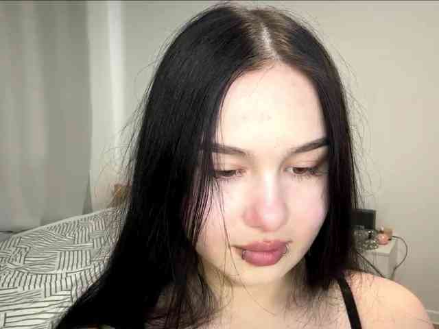 DiaphanousDream webcam