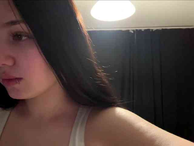 DiaphanousDream webcam
