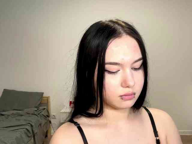 DiaphanousDream webcam