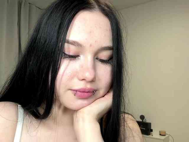 DiaphanousDream webcam