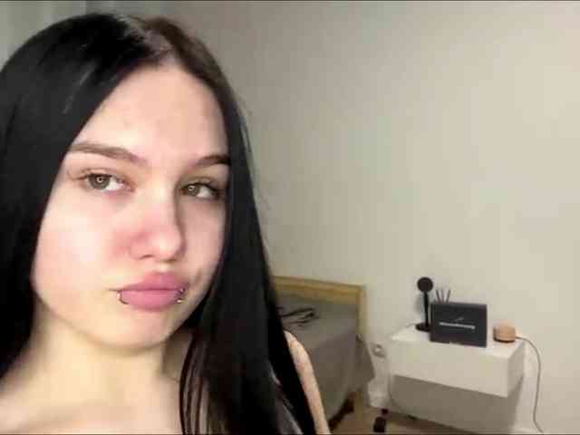 DiaphanousDream webcam