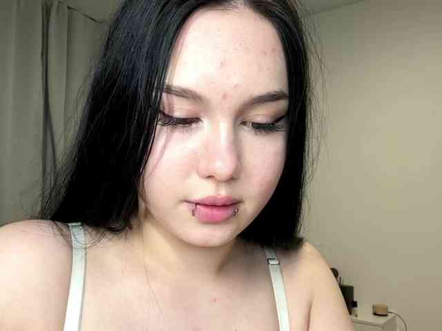 DiaphanousDream webcam
