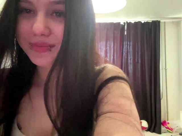 DiaphanousDream webcam