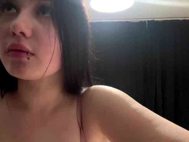 DiaphanousDream Live Webcam on BongaCams