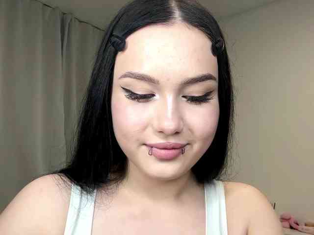 DiaphanousDream Live Webcam on BongaCams