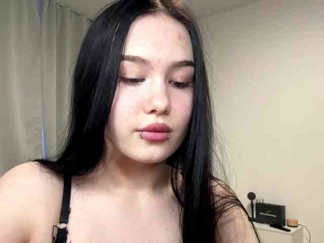 DiaphanousDream webcam