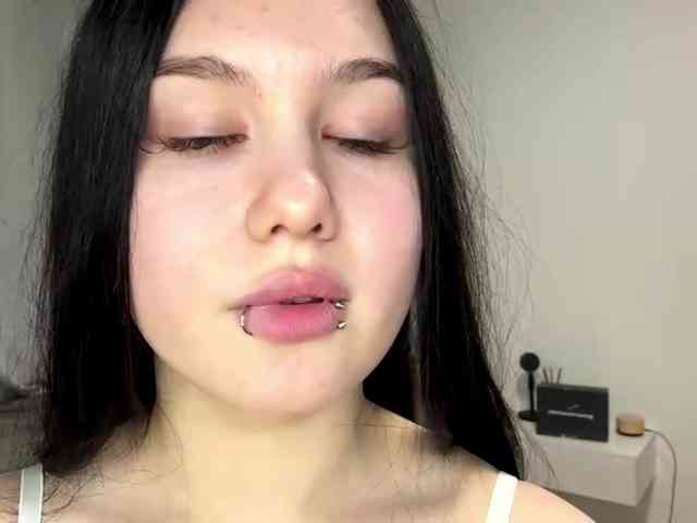 DiaphanousDream webcam