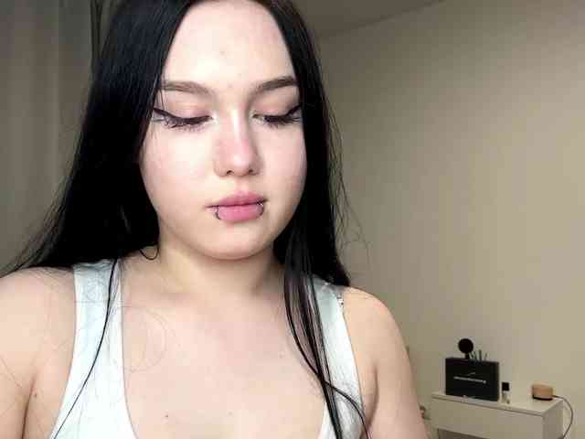 DiaphanousDream webcam