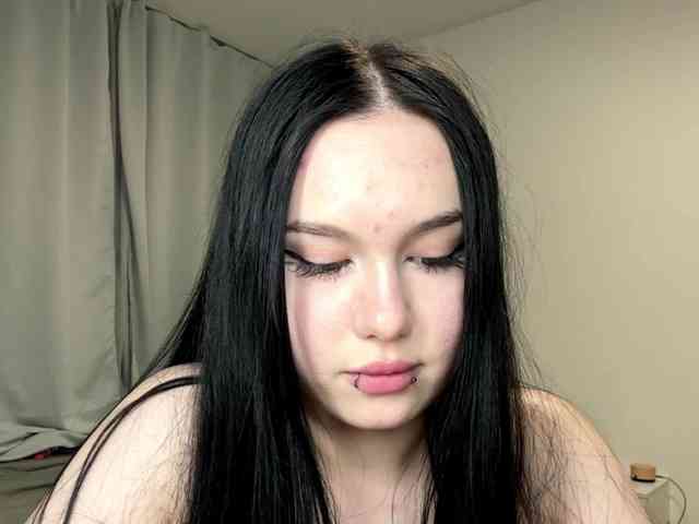 DiaphanousDream webcam
