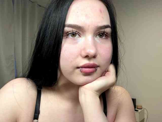 DiaphanousDream webcam