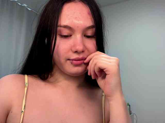 DiaphanousDream webcam