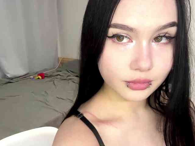 DiaphanousDream webcam