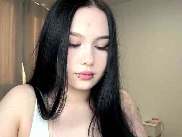 DiaphanousDream webcam