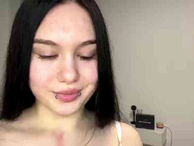 DiaphanousDream webcam
