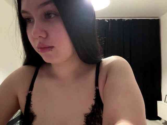 DiaphanousDream webcam