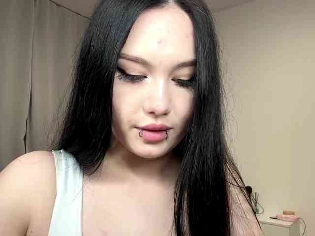 DiaphanousDream webcam